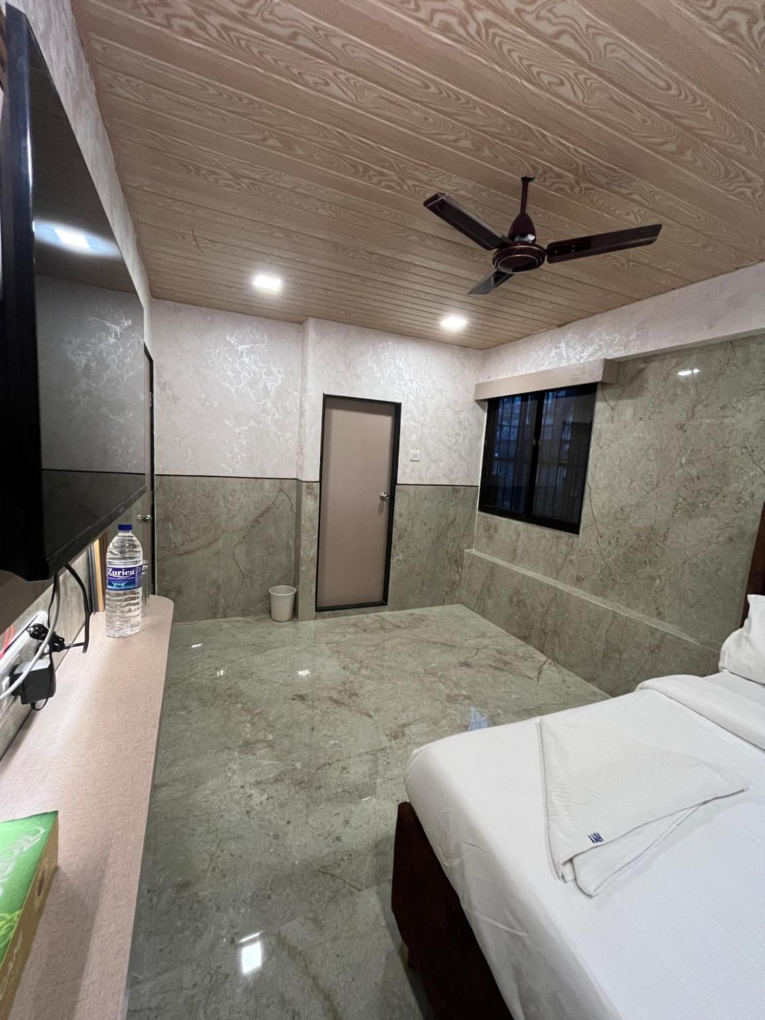 Hotel Newyork By Stayzy Rooms Βομβάη Δωμάτιο φωτογραφία